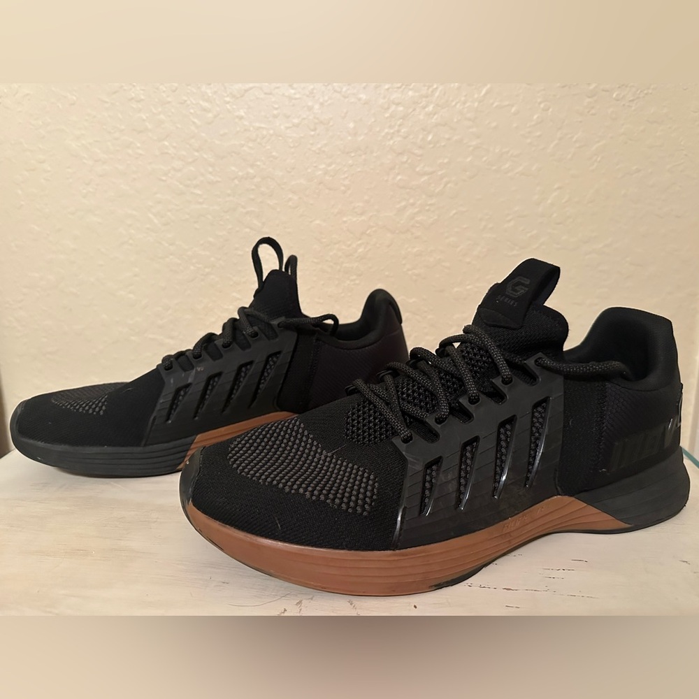 Inov8 F-Lite G300 men’s 12.5 black with gum bottom shoe